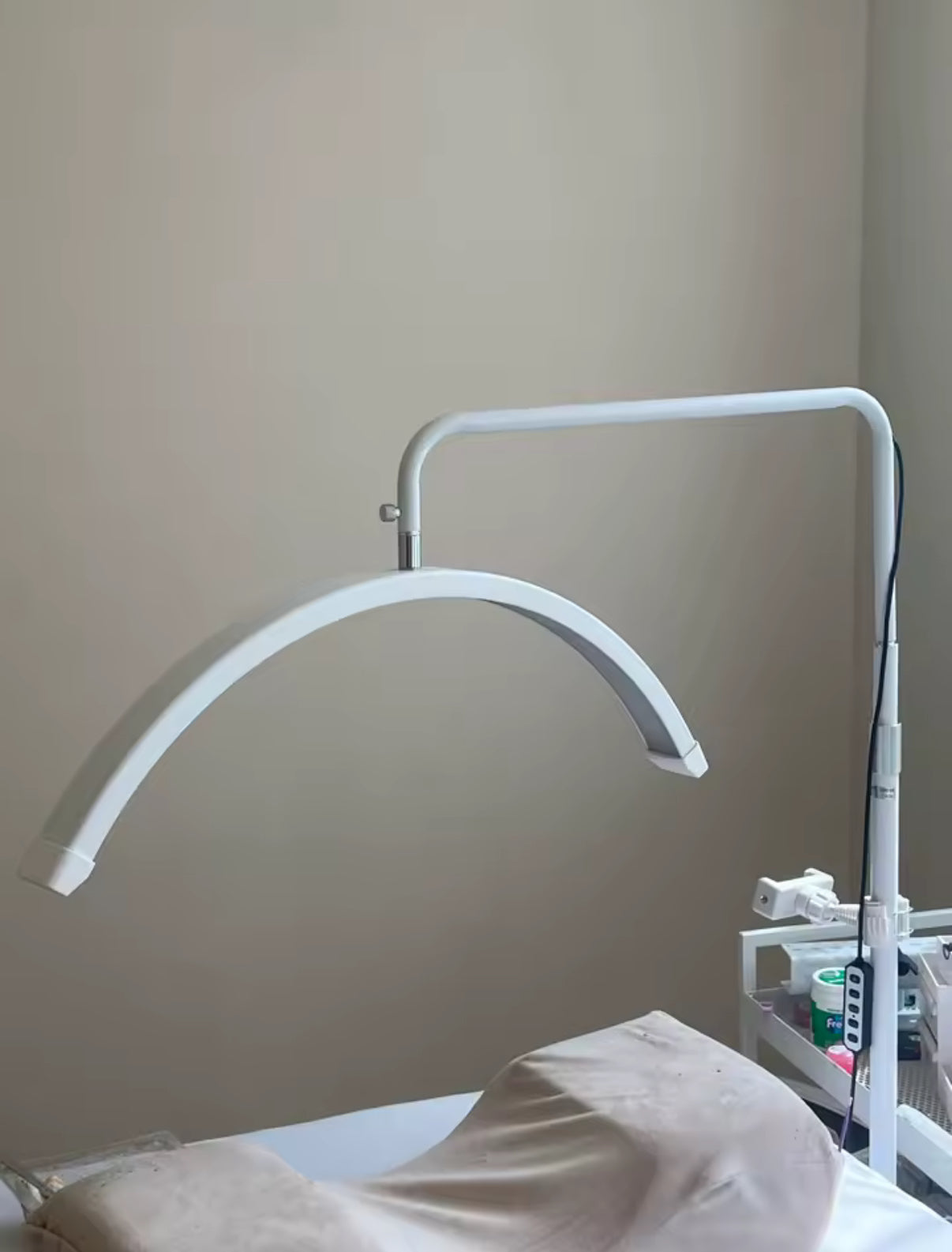 Angel Beauty – Professional LED Half Moon Lamp