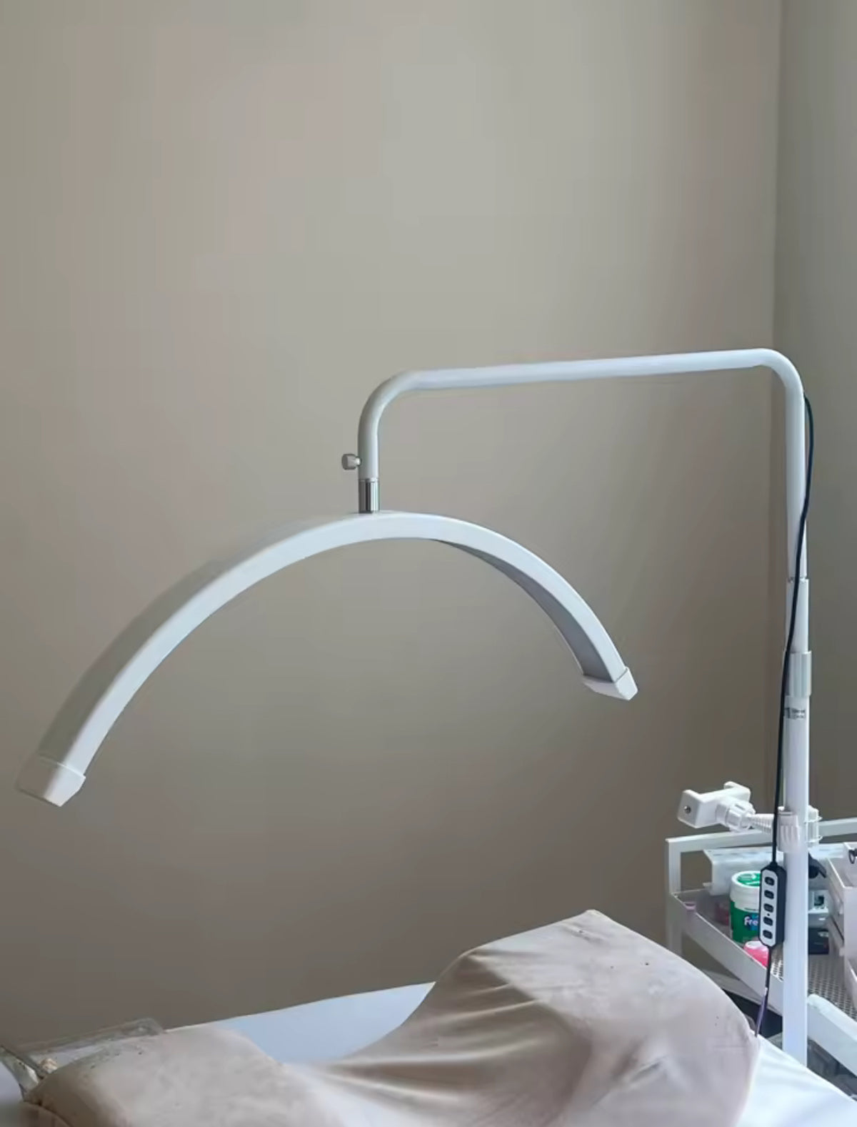Angel Beauty – Professional LED Half Moon Lamp