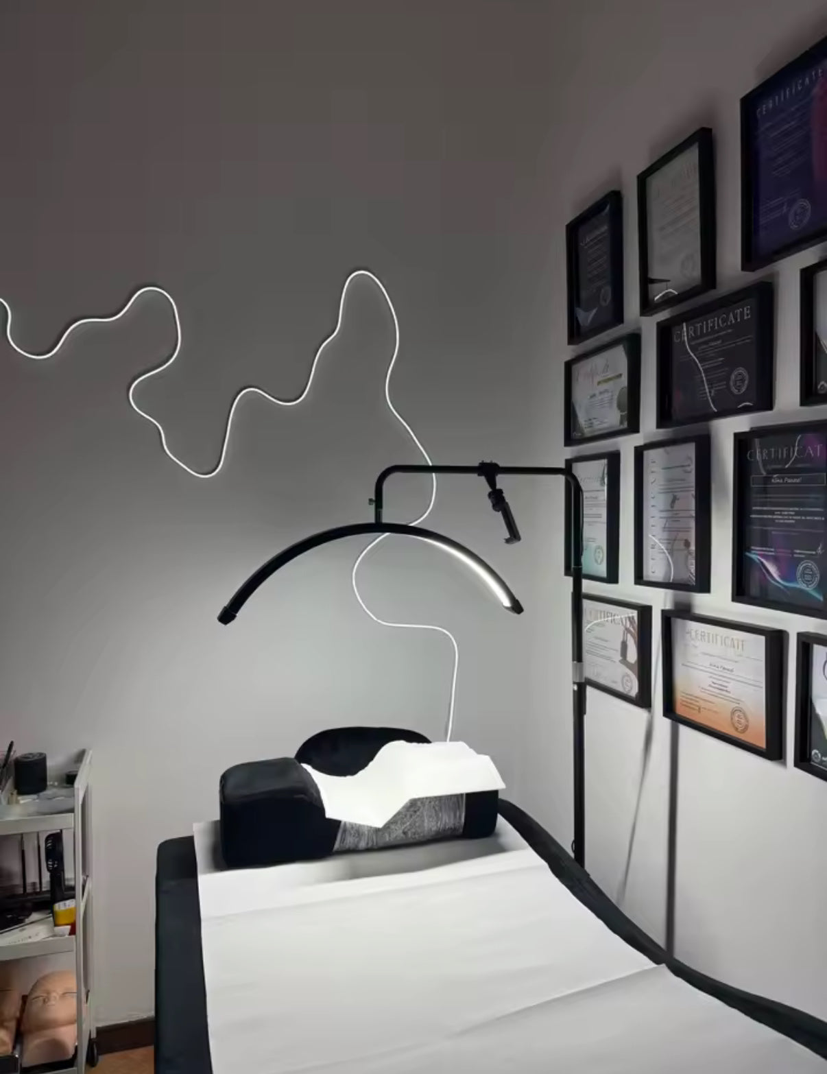 Angel Beauty – Professional LED Half Moon Lamp